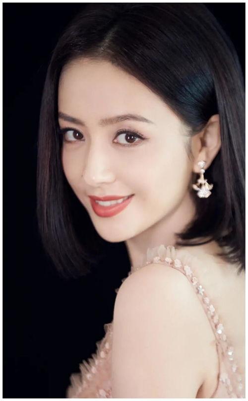 女明星网红翻拍图片,惊艳演绎时尚魅力