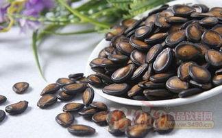 吃黑瓜子的瓜有什么好处和坏处,黑瓜子食用益处与风险解析