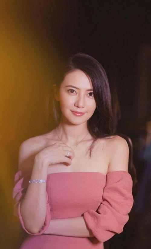 性感明星网红裸身视频,性感明星私密瞬间曝光