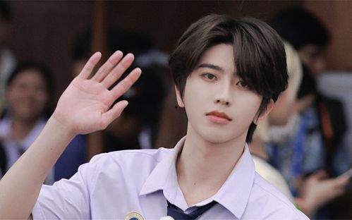 圈内八卦爆料吃瓜郭俊辰,八卦爆料中的吃瓜主角，揭秘娱乐圈背后的故事