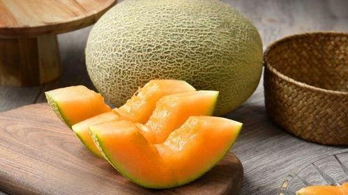 今日分享哈密瓜的文案,哈密瓜新鲜上市，尽享瓜香四溢！