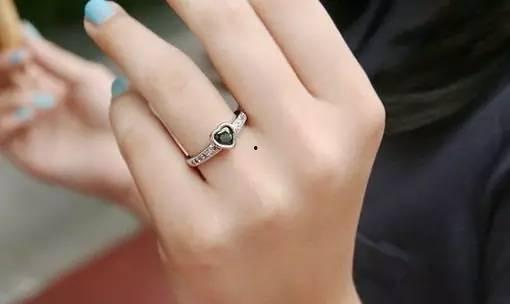 明星网红食指戒指图片,明星网红食指戒指魅力解析