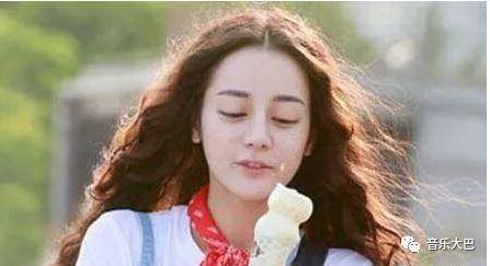 明星网红新疆妹子照片,网红照片中的民族魅力展现