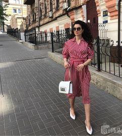 明星网红的条纹衬衫,明星网红演绎时尚新篇章